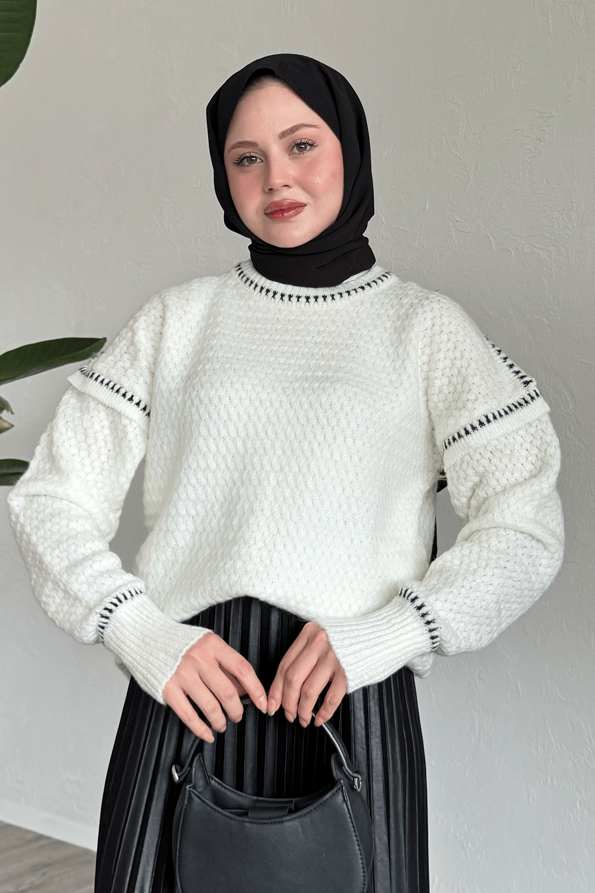 Biye Detay Şardonlu Kazak Beyaz