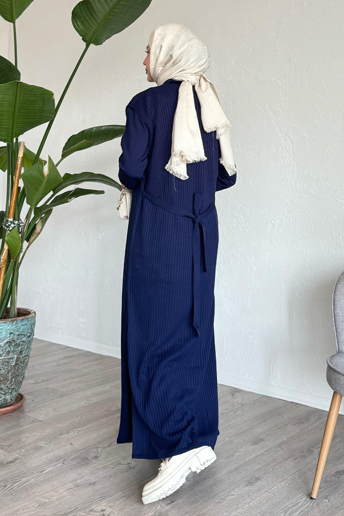 Brooch Detail Vest Knit Set in Navy