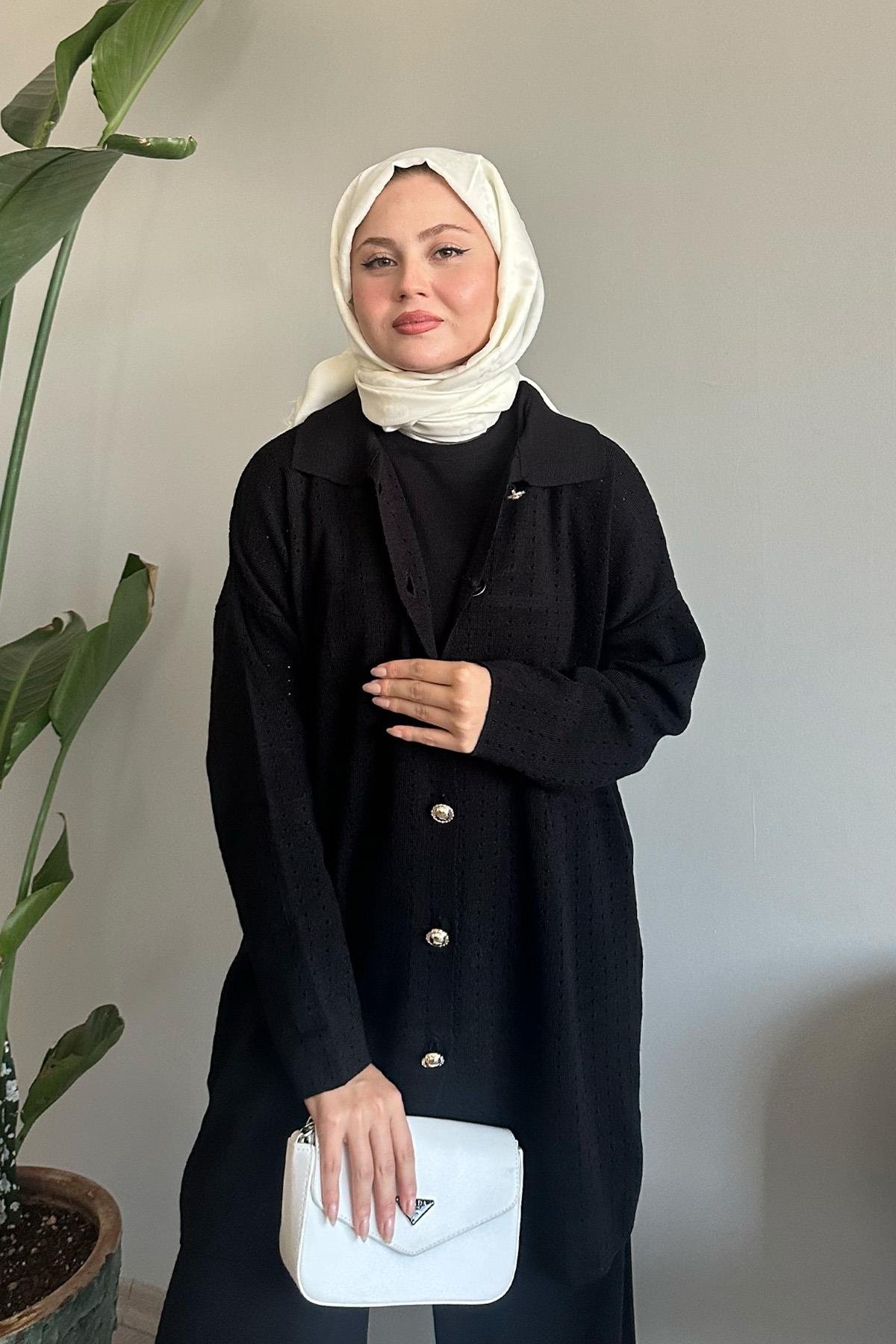 Düğmeli Üçlü Siyah Triko Takım