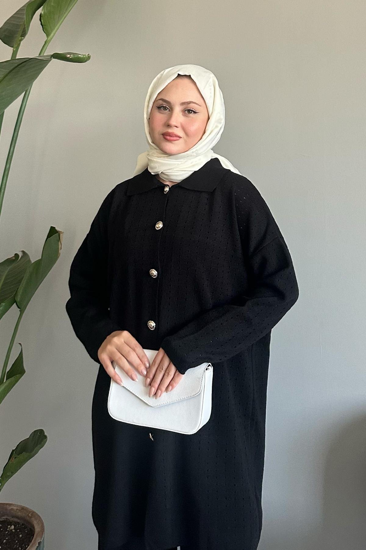 Düğmeli Üçlü Siyah Triko Takım