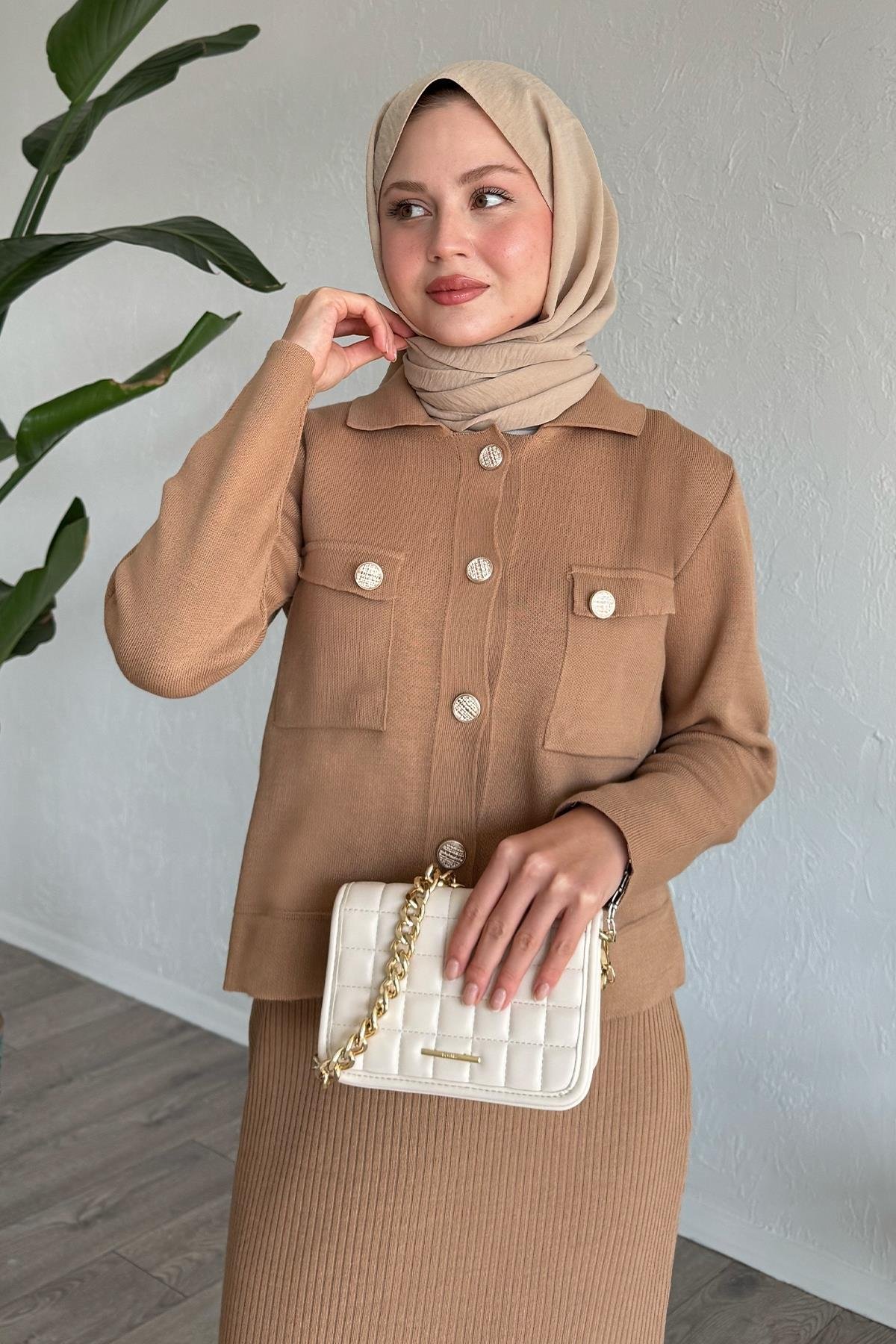 Etekli Ceketli Camel Takım
