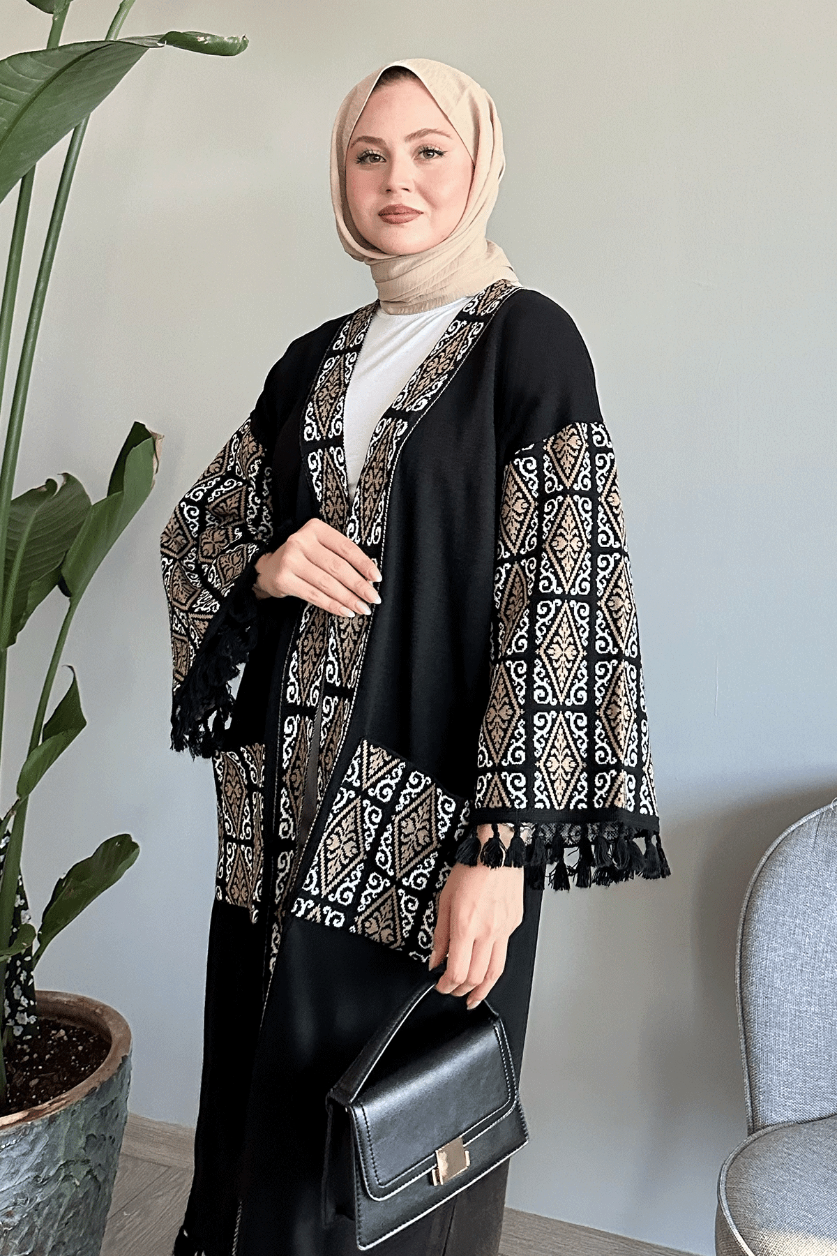 Etnik Desen Püsküllü Siyah Kimono