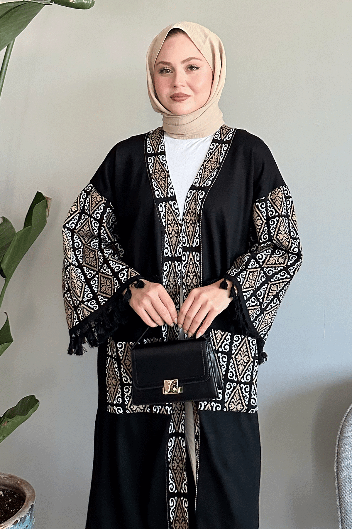 Etnik Desen Püsküllü Siyah Kimono