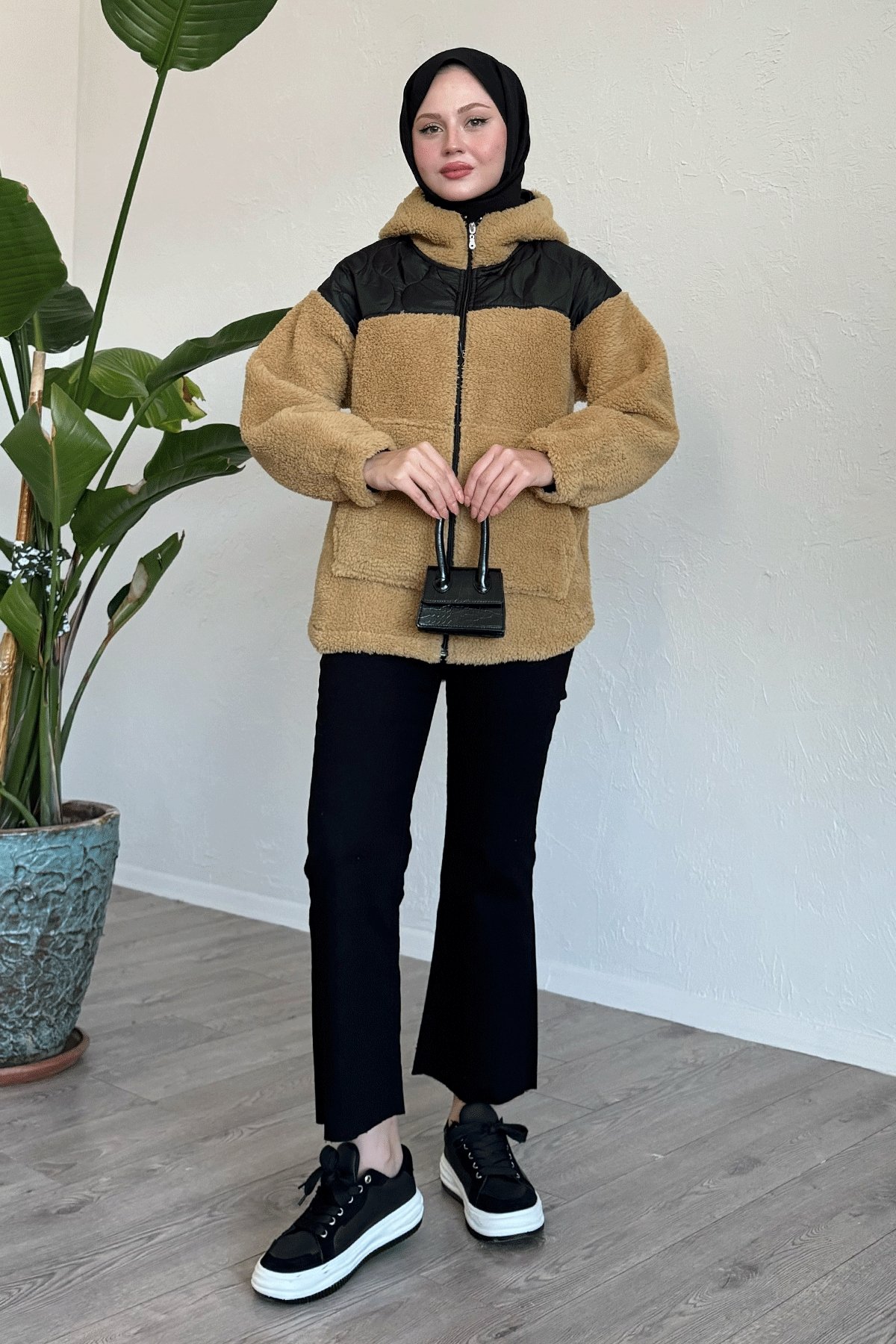 Kapitone Detay Camel Peluş Hırka