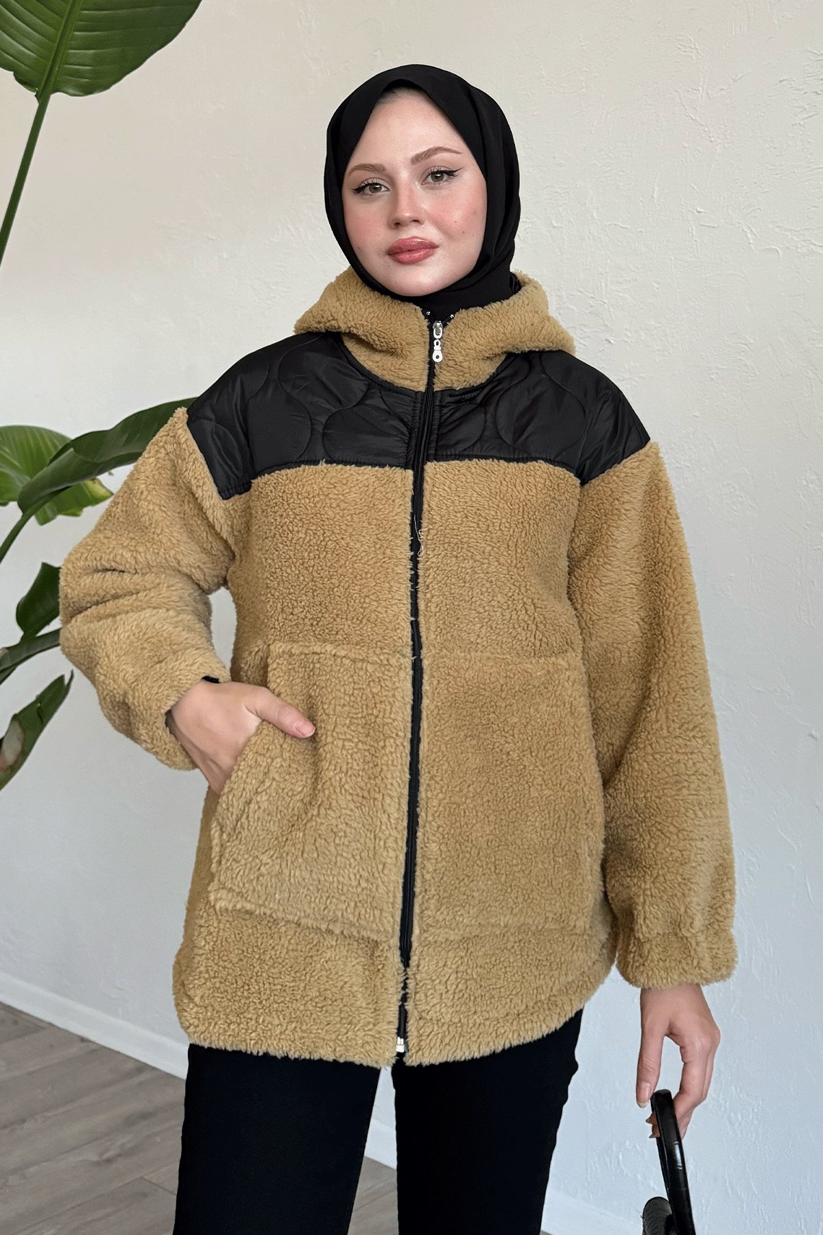 Kapitone Detay Camel Peluş Hırka