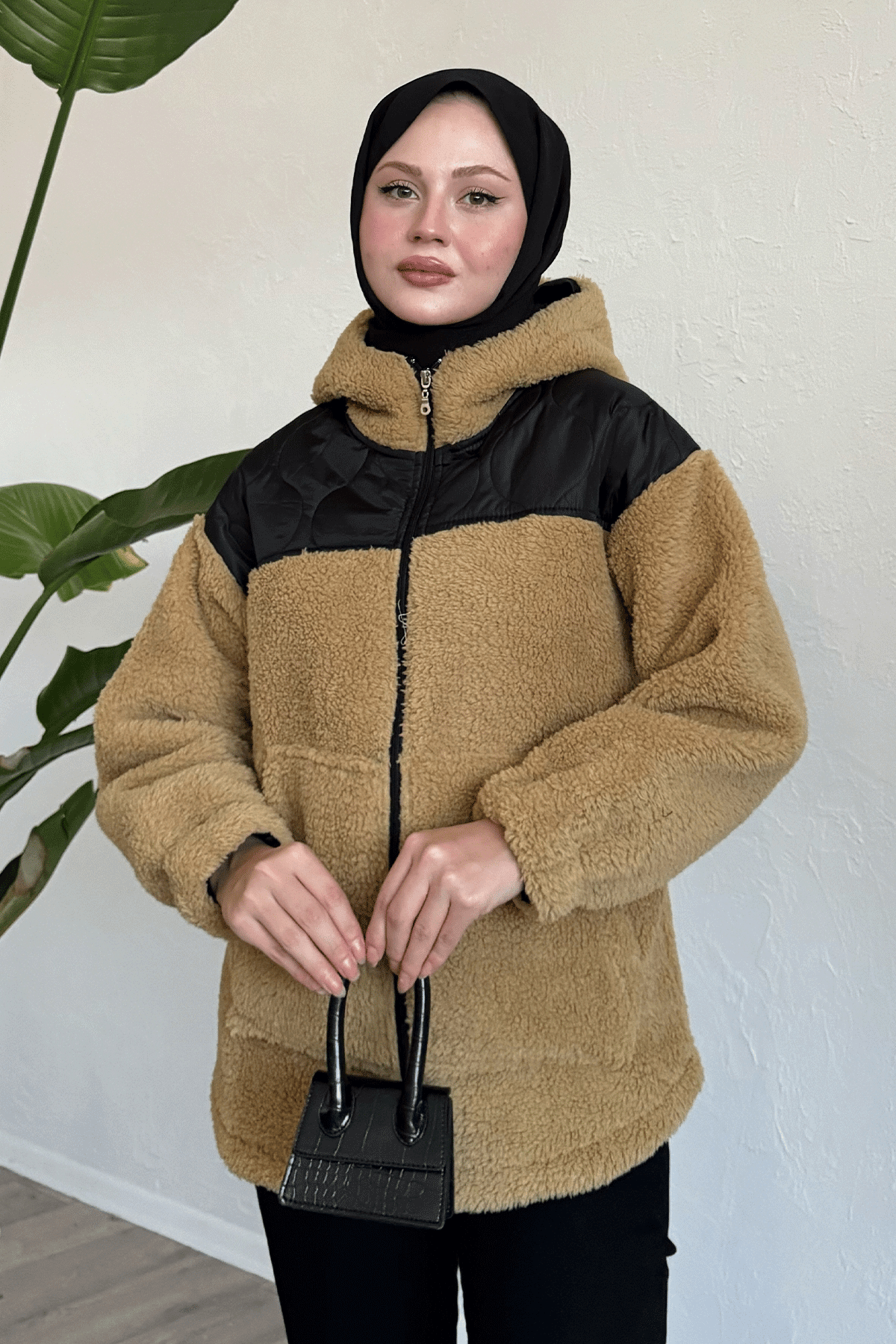 Kapitone Detay Camel Peluş Hırka