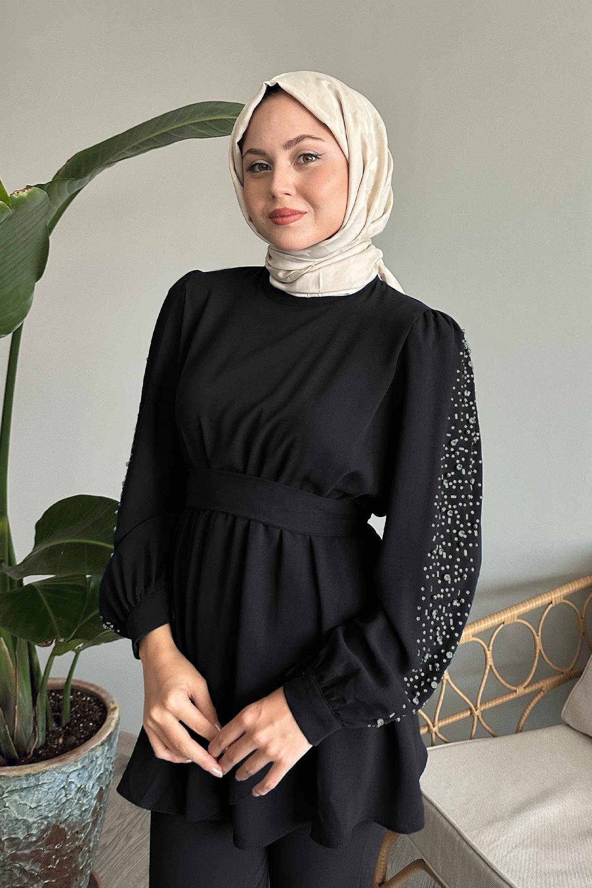 Kolu İnci Beli Büzgülü Siyah Takım
