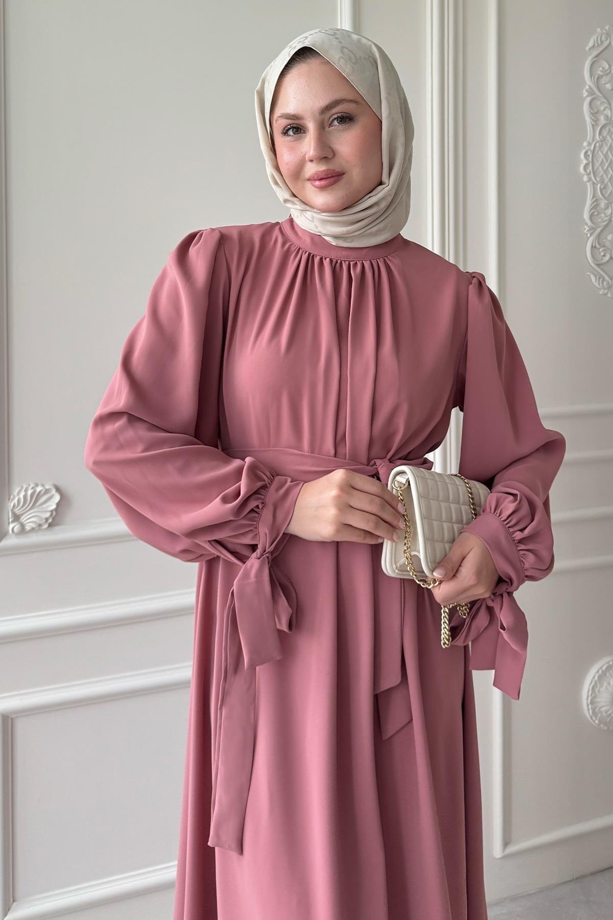 Kolu Kuşak Bağlamalı Pembe Elbise