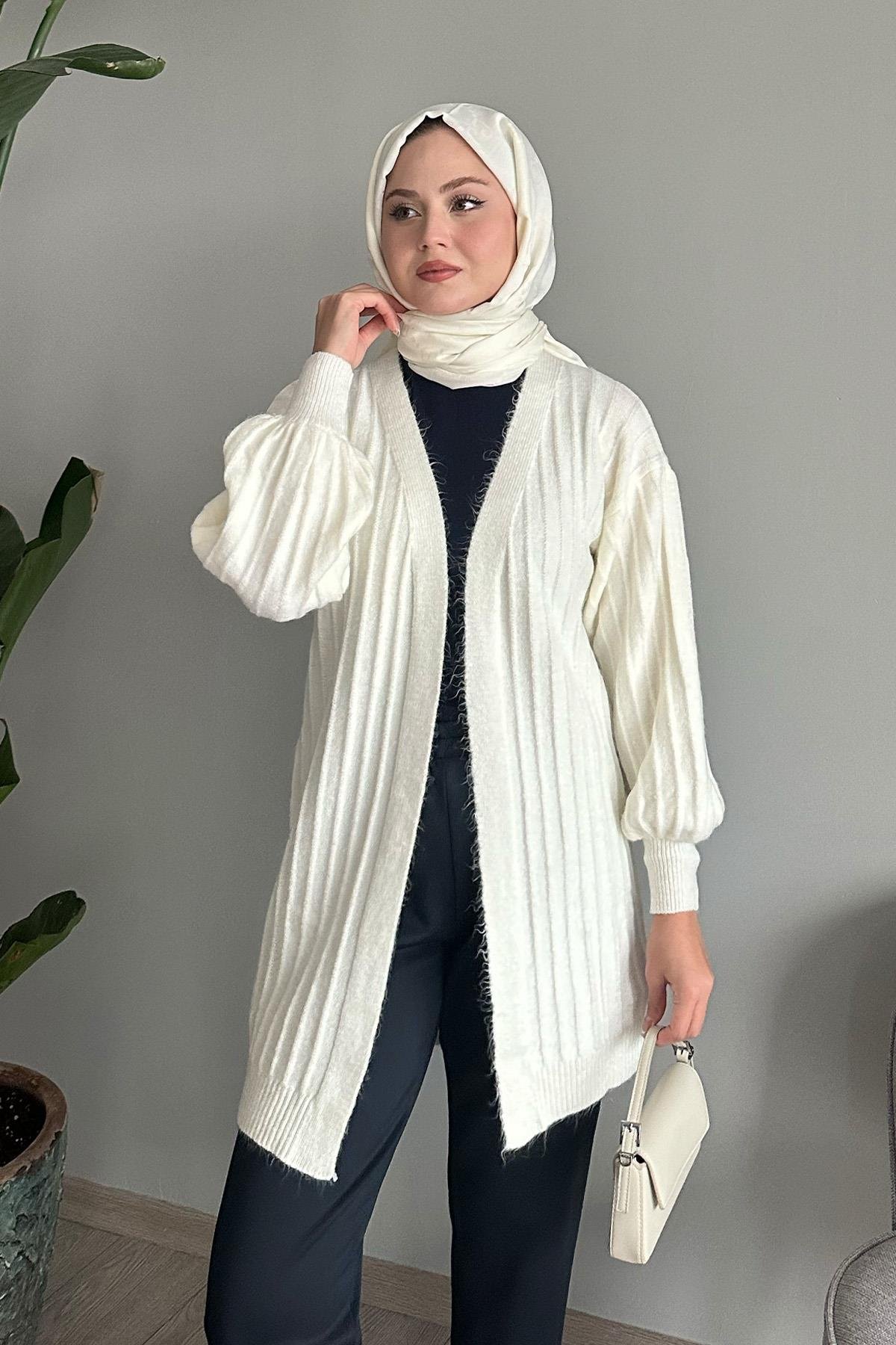 Peluş Fitilli Beyaz Triko Hırka