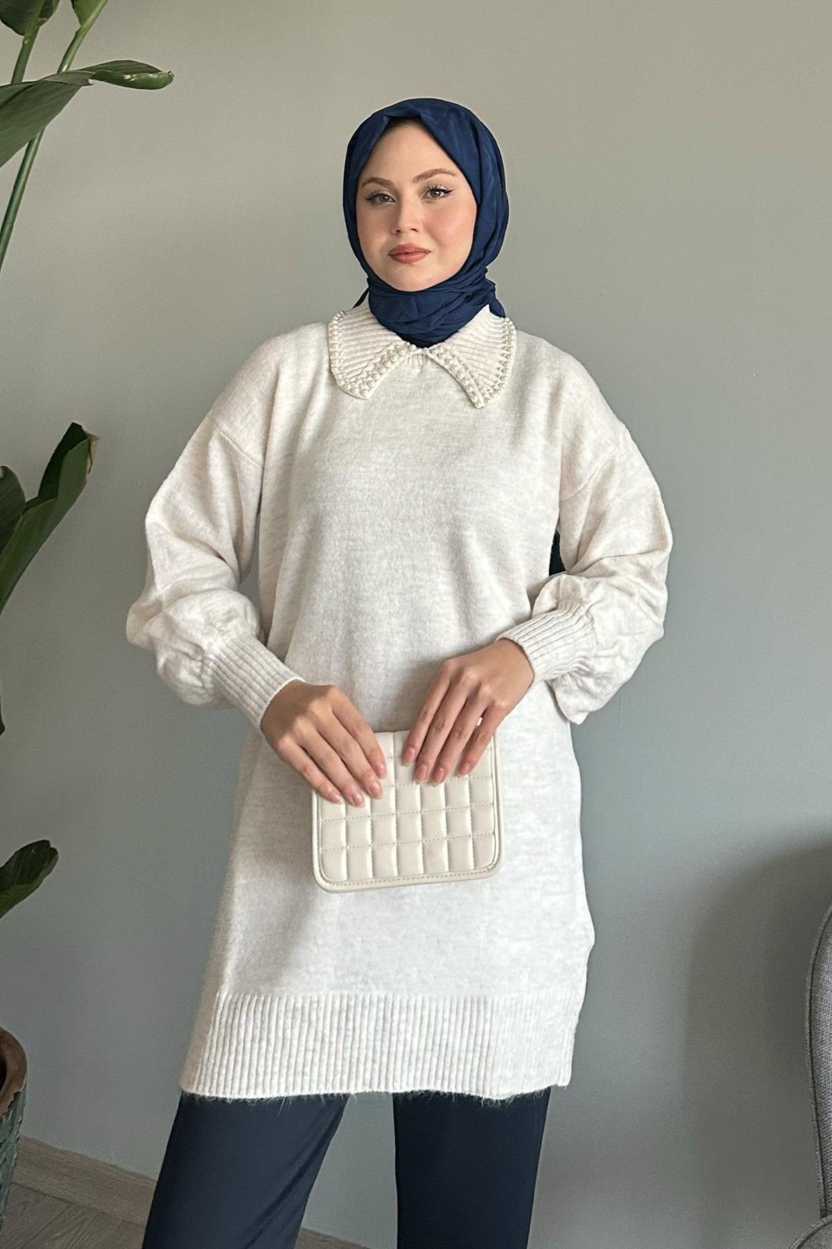 Yakası İncili Ekru Triko Kazak
