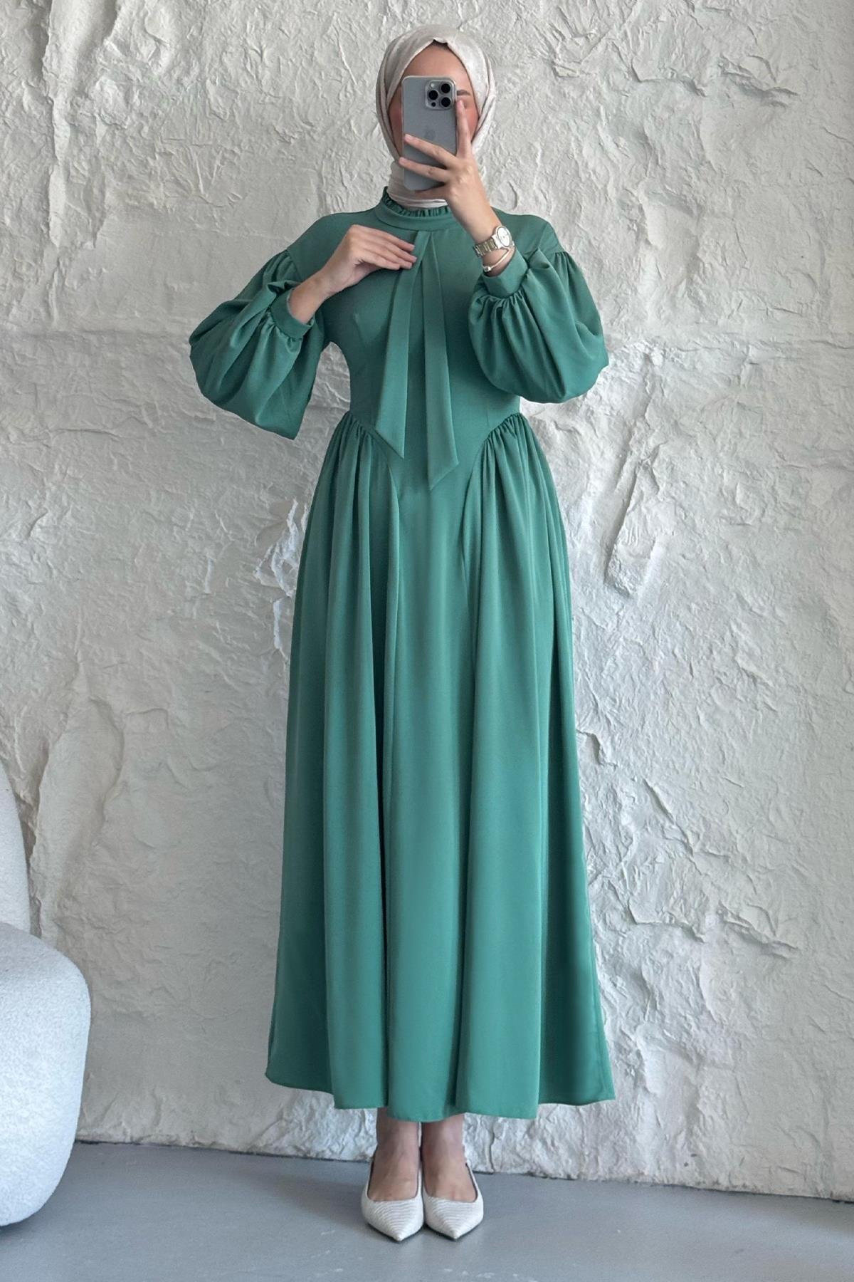 Yakası Kuşaklı Kolları Balon Mint Yeşili Elbise
