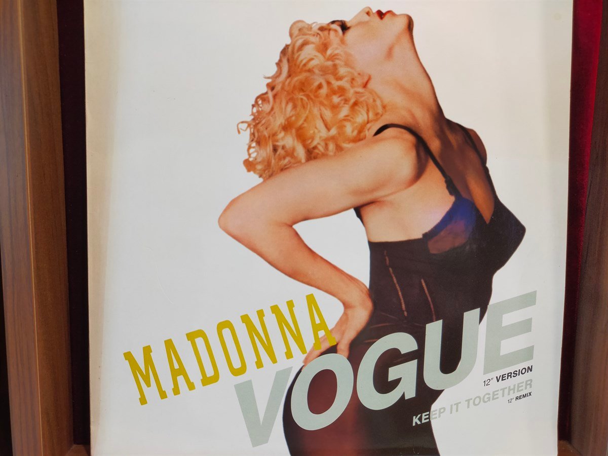 MADONNA - VOGUE (12'' VERSION KEEP IT TOGETHER 12'' REMIX))