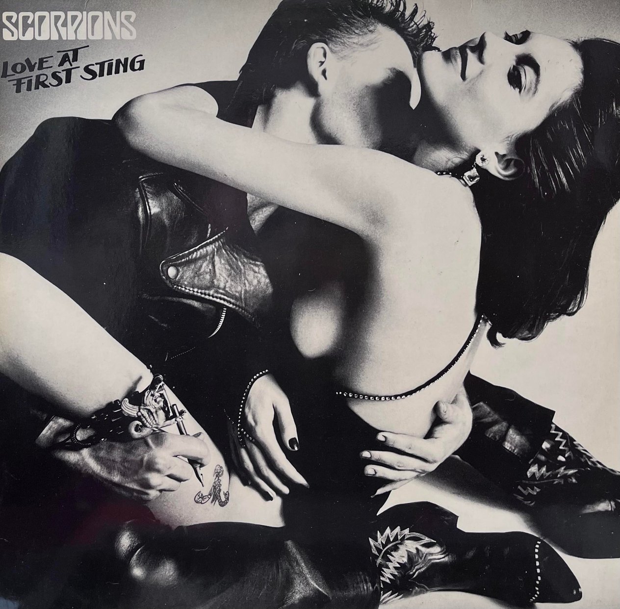 SCORPIONS - LOVE AT FIRST STING