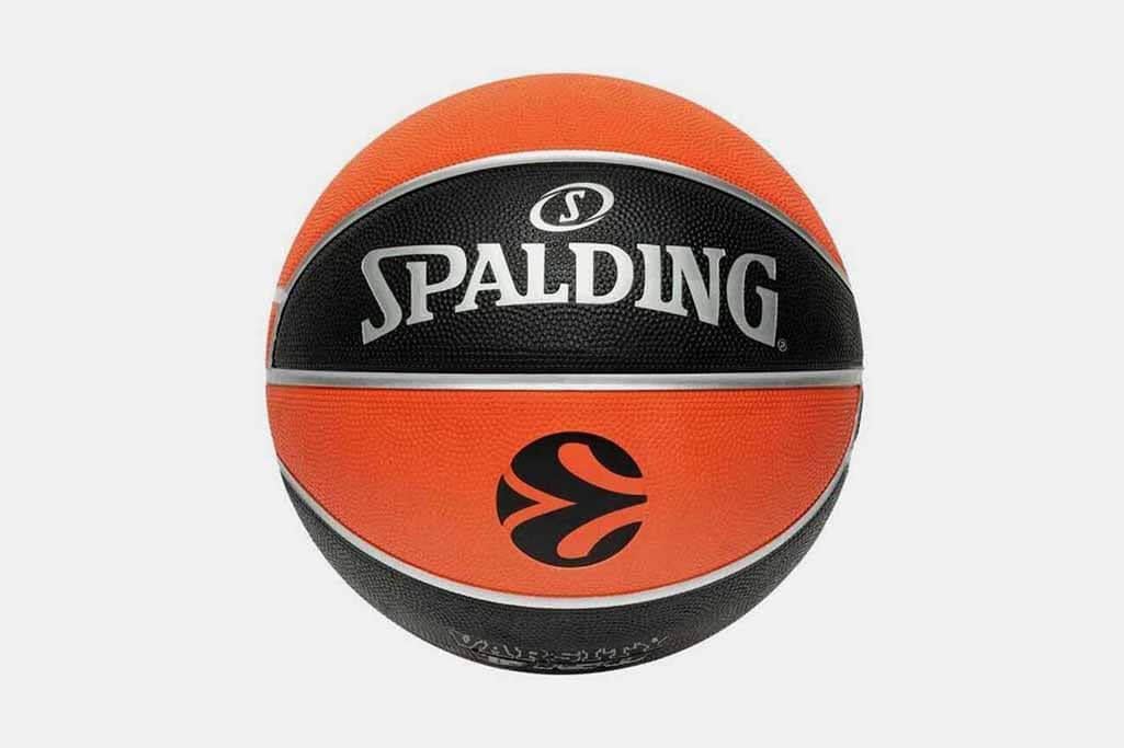 Spalding TF-150 Basketbol Topu 2021 Euro/Turk Size:7 ile her atışta ve smaçta mükemmel kontrol ve isabet sağlayın. Dayanıklı yapısı ve modern tasarımı ile bu top, basketbol severlerin favorisi olacak.