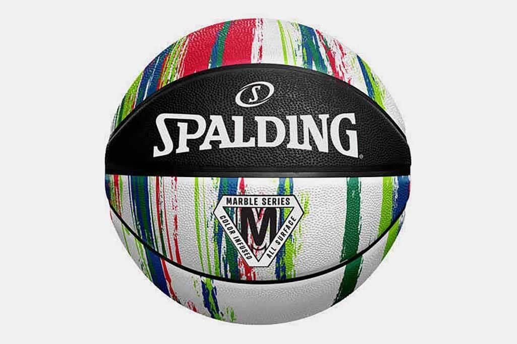 Spalding 2021 Marble Series Alt Rainbow Basketbol Topu ile her atışta ve smaçta göz alıcı bir stil ve mükemmel kontrolün keyfini çıkarın. Dayanıklı yapısı ve canlı renkleri ile bu top, her yaştan basketbolsever için ideal bir seçimdir.