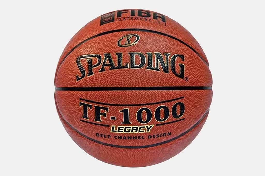 Spalding TF-1000 ZK Pro Basketbol Maç Topu No:7 ile her atışta ve smaçta mükemmel kontrol ve isabet sağlayın. NBA tarafından da kullanılan bu top, en üst düzey performans için tasarlanmıştır.