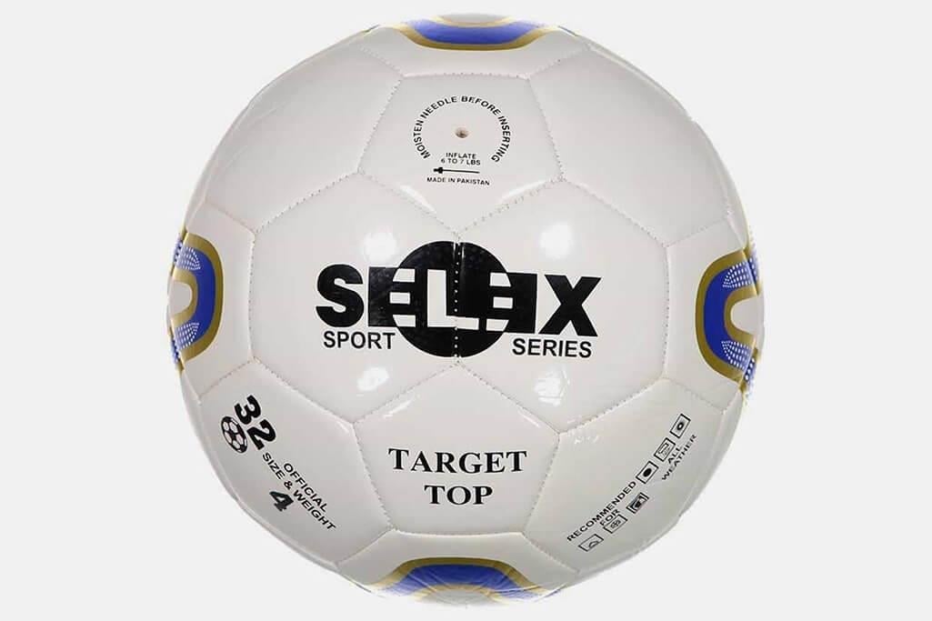Hedefini Vur, Şampiyon Ol: Selex Target No:4 Futbol Topu ile Keskin Oyun