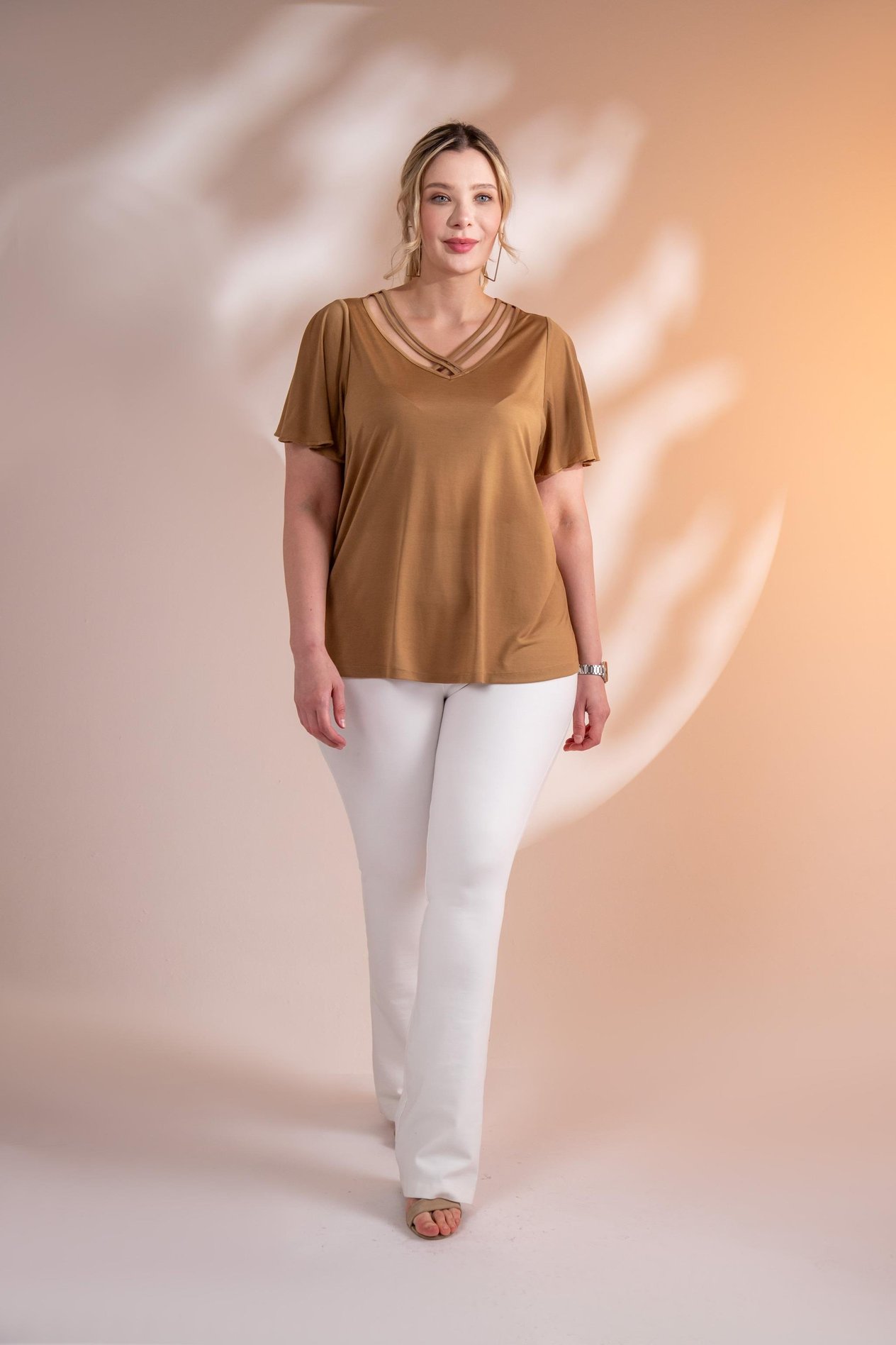 Büyük Beden 3330376 V Yaka Biyeli Bluz  Camel