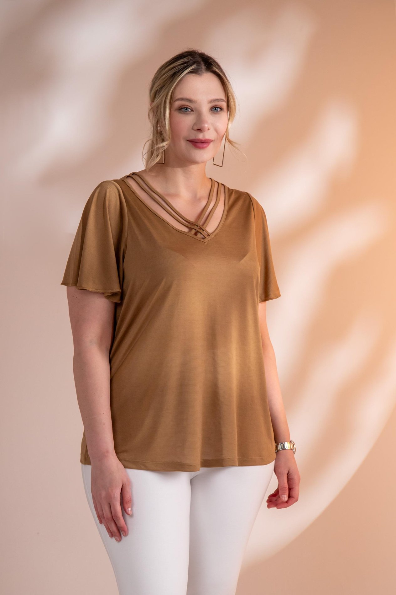 Büyük Beden 3330376 V Yaka Biyeli Bluz  Camel