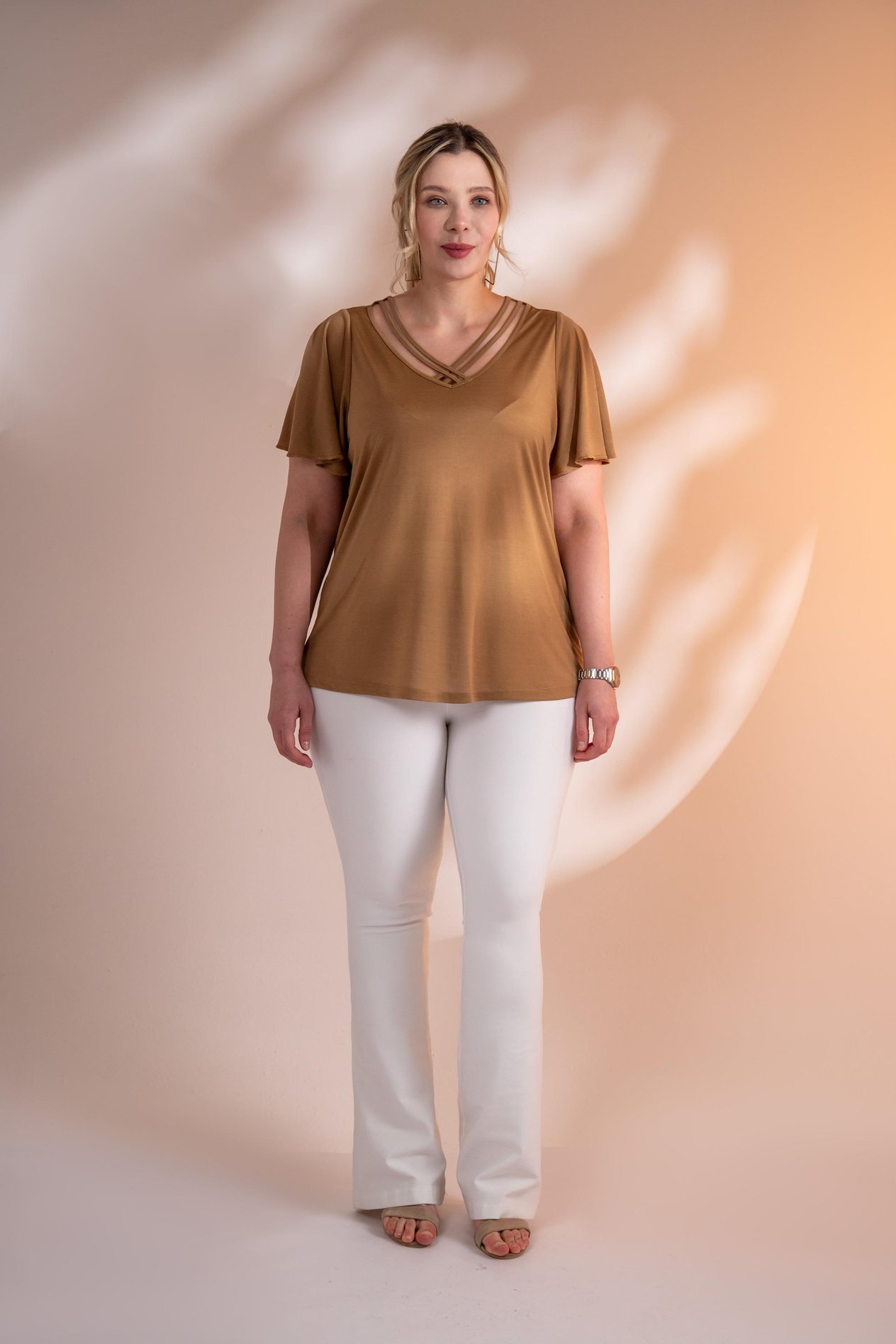 Büyük Beden 3330376 V Yaka Biyeli Bluz  Camel