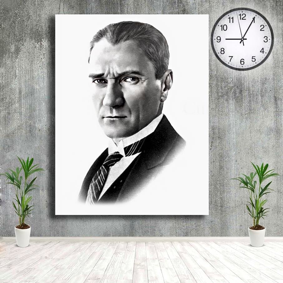 Siyah Beyaz Büst Görünümlü Atatürk Kanvas TabloSiyah Beyaz Büst Görünümlü Atatürk Kanvas TabloKanvas Atatürk Tabloları