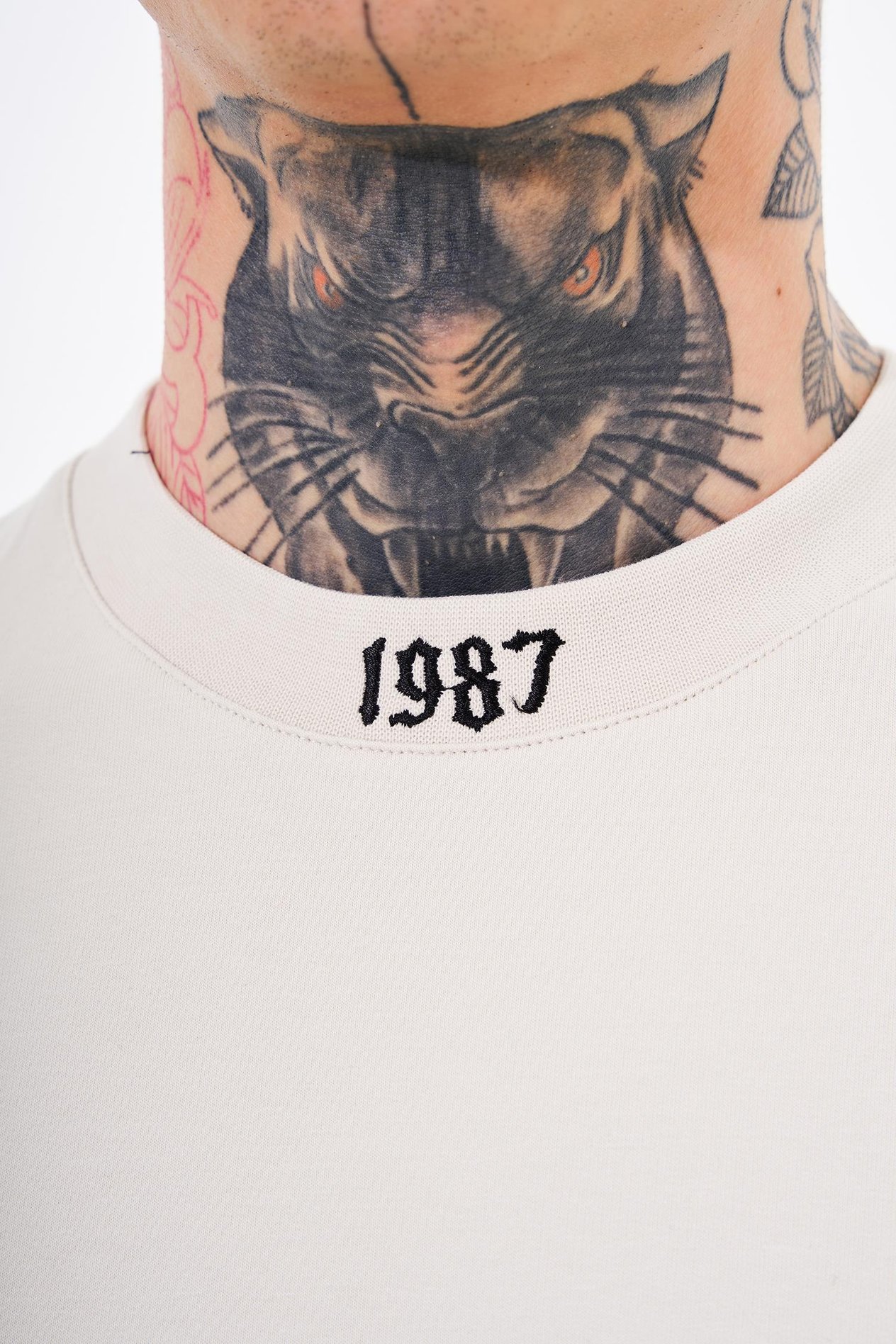 Erkek High Neck Baskılı Oversize Gri Tişört