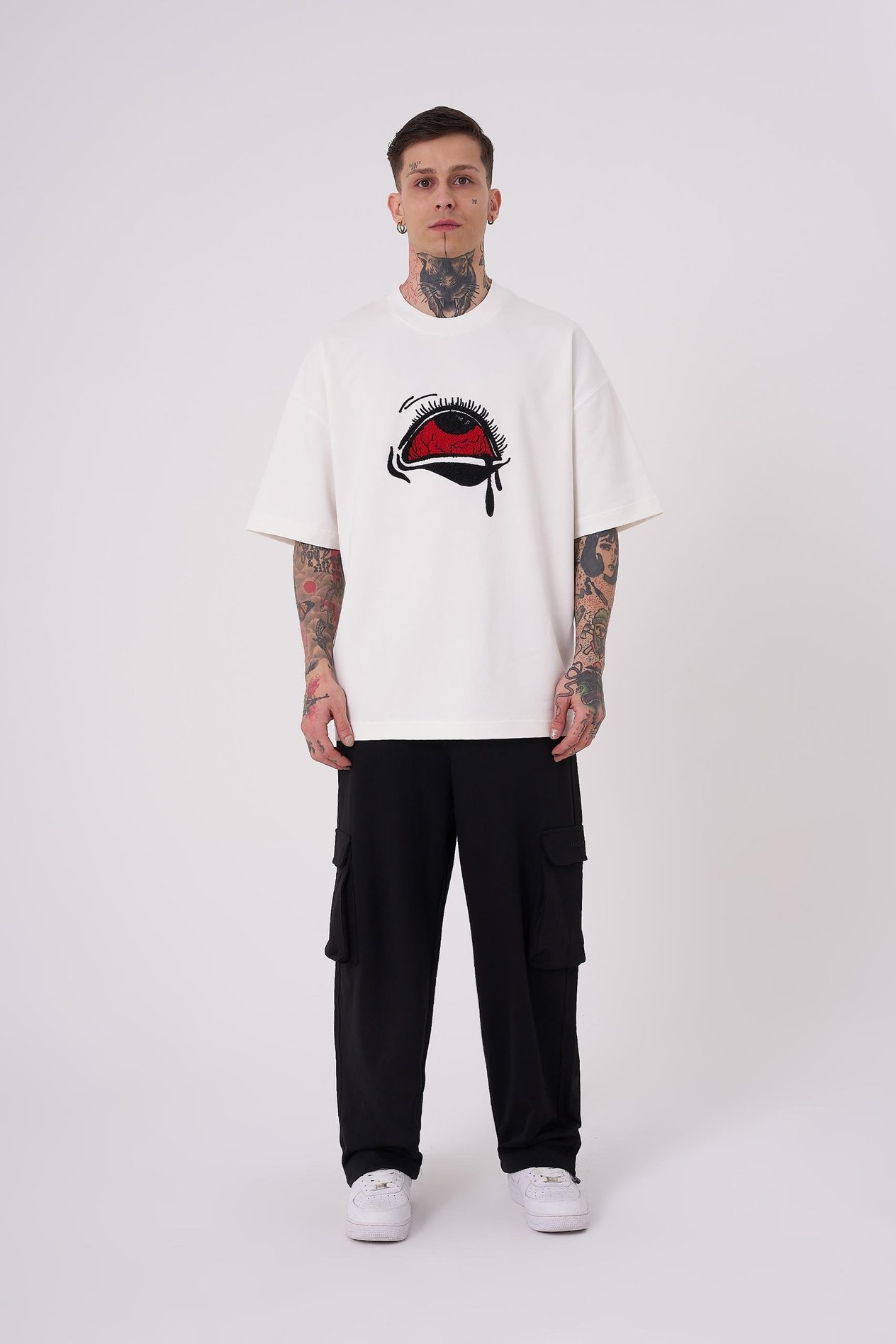 Erkek Tired Eyes Nakışlı Oversize Ekru Tişört