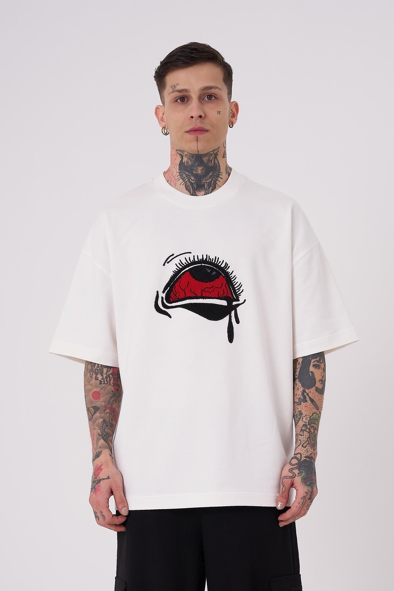 Erkek Tired Eyes Nakışlı Oversize Ekru Tişört