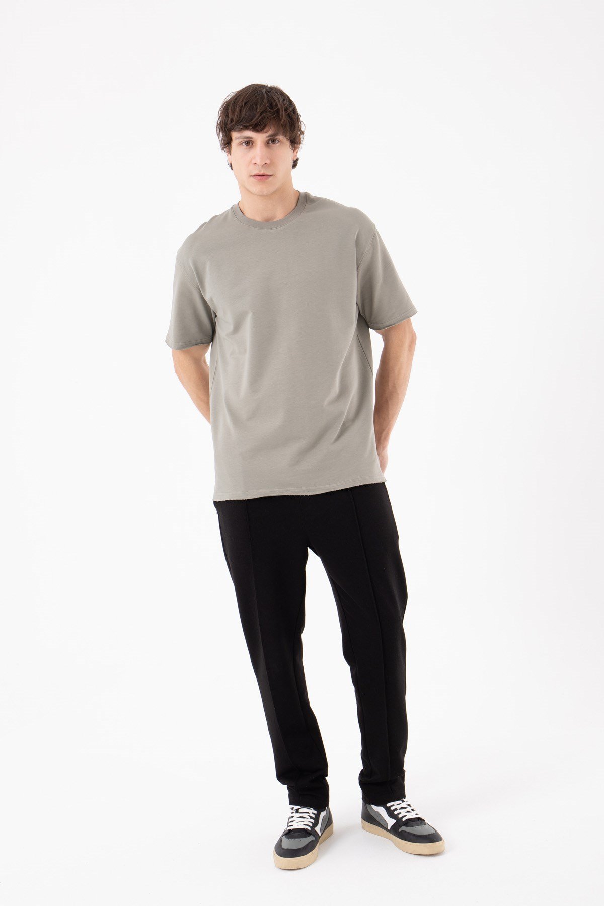 Relaxed Basic Organik Pamuklu Kumaş Yırtmaç Detaylı T-shirt HAKİ
