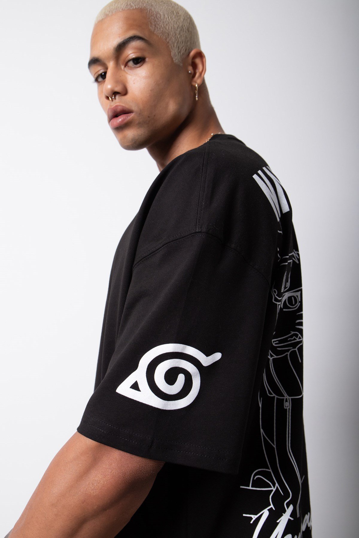 Oversize Naruto Sasuke Baskılı Pamuklu T-Shirt SİYAH