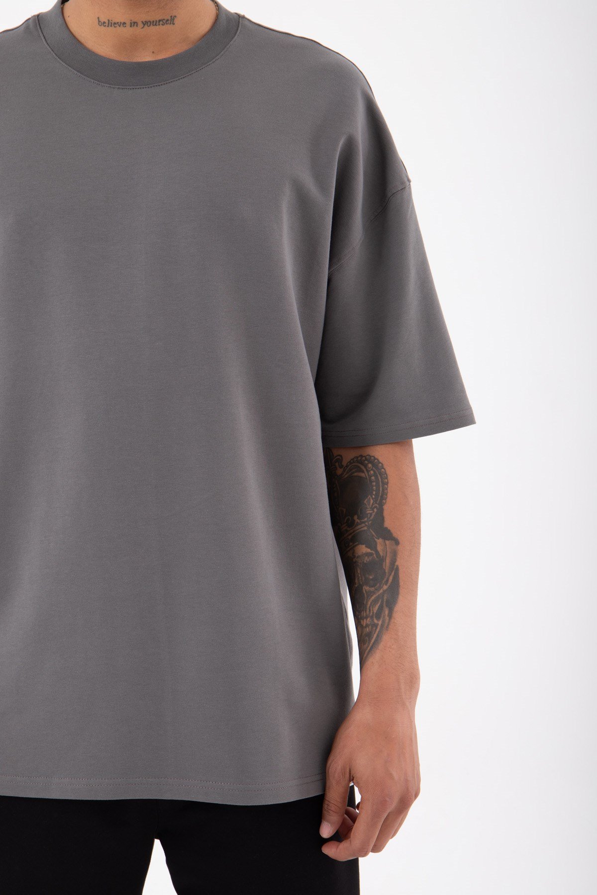 Oversize Basic Organik Pamuklu Kumaş T-Shirt FÜME
