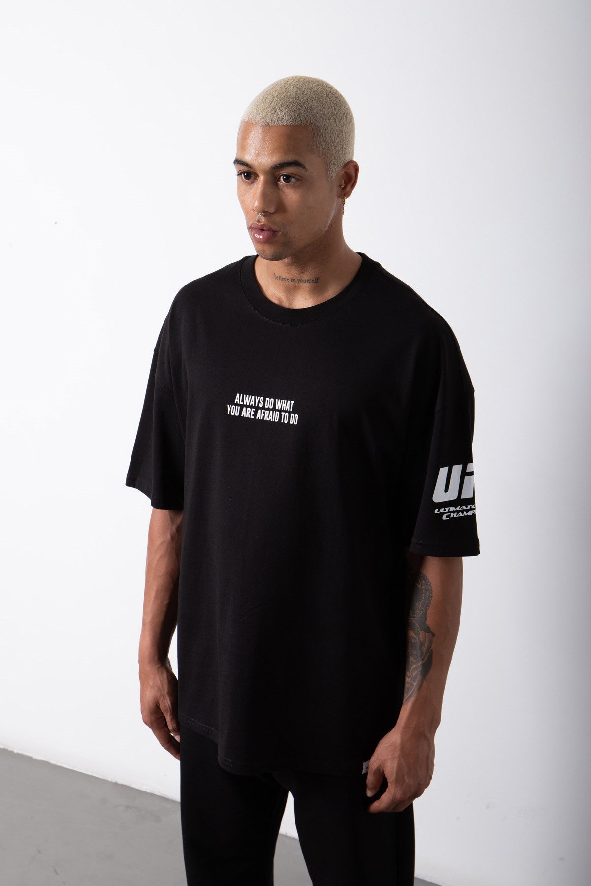 Oversize UFC Baskılı Pamuklu T-Shirt SİYAH