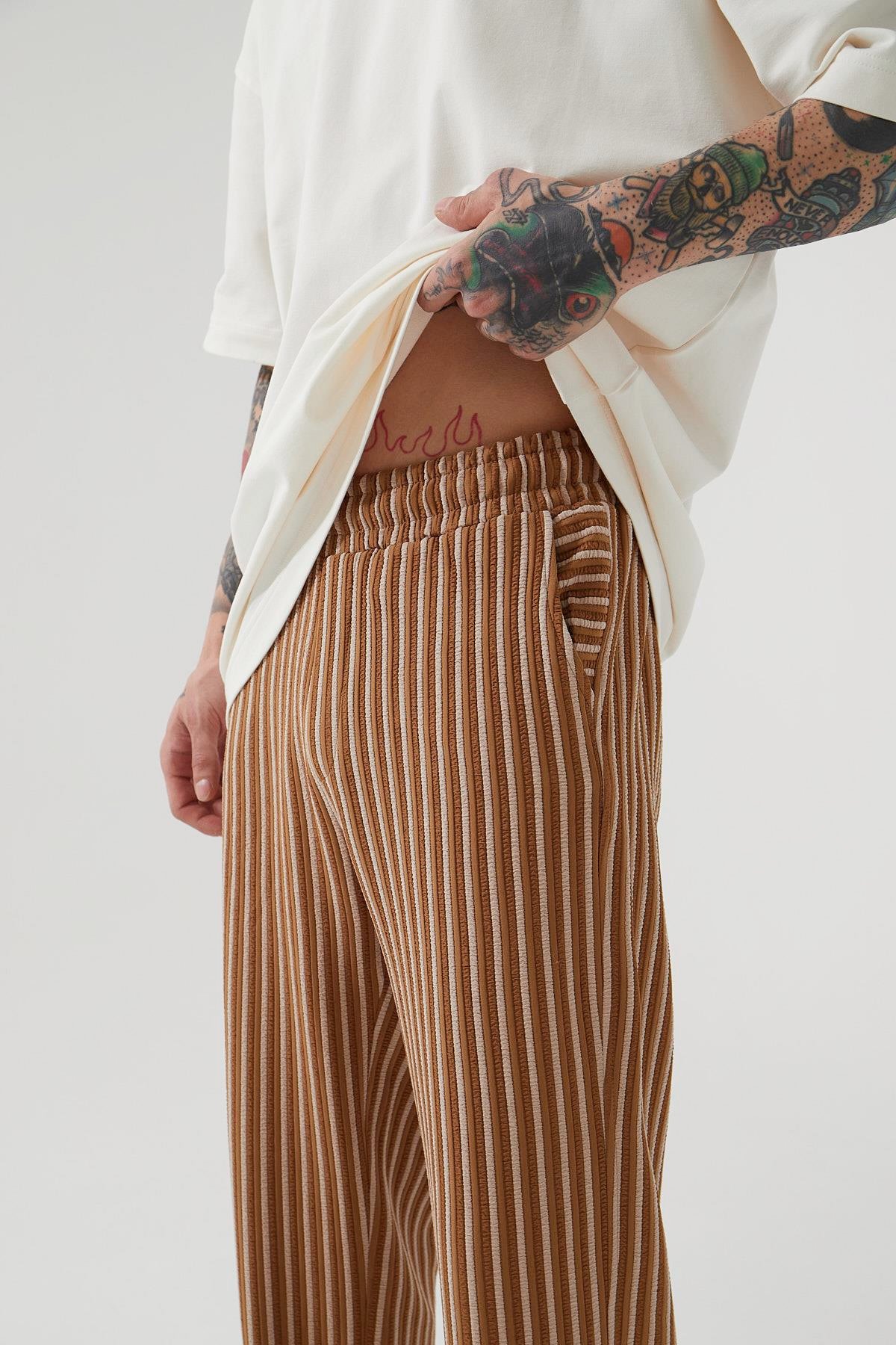 RELAXED BAGGY MAROKEN SEDEF ÇİZGİLİ EŞOFMAN ALTI SÜTLÜ KAHVE