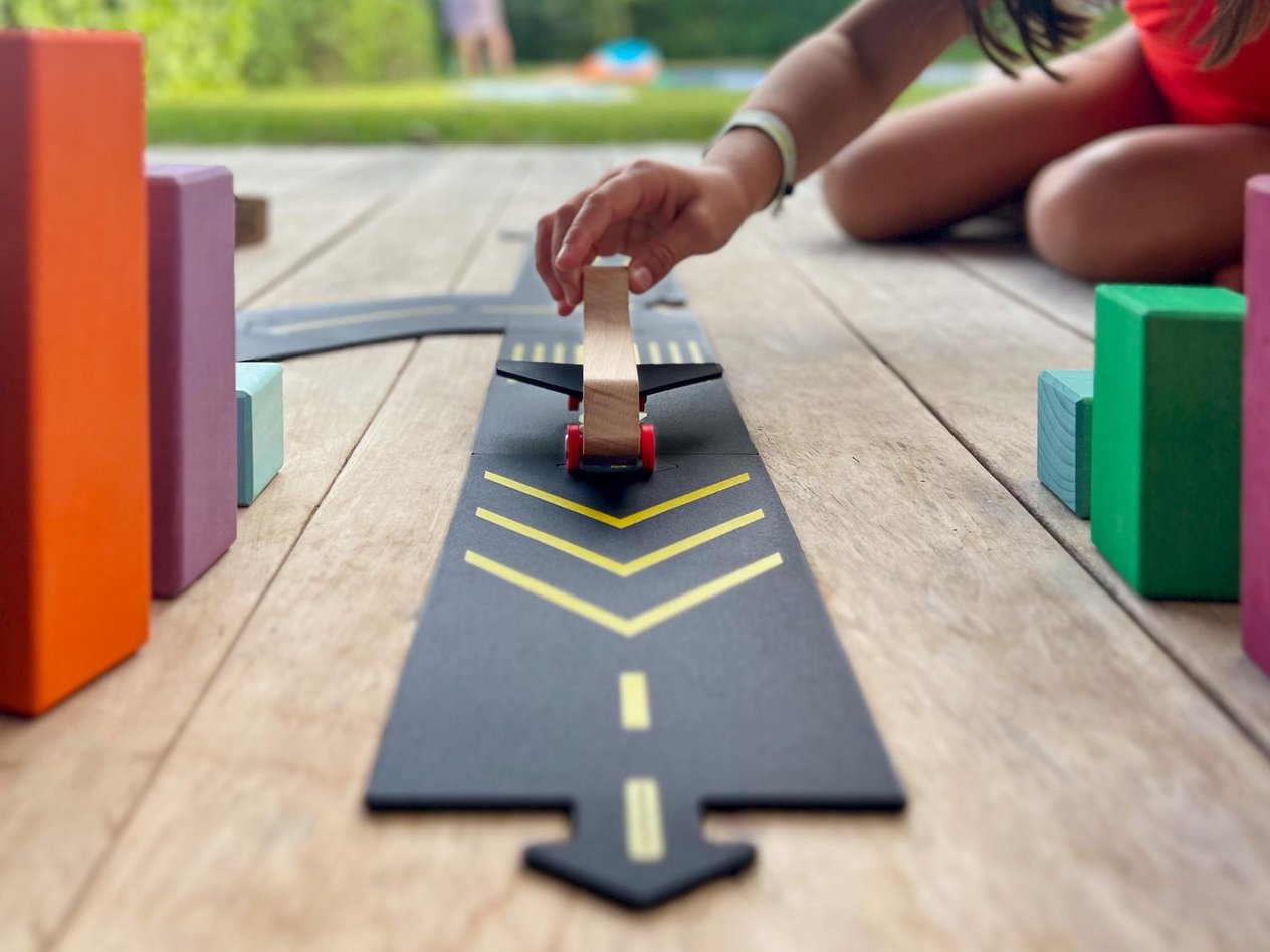 Waytoplay - Runway - 9 Parça (1 Uçak + 8 Yol)