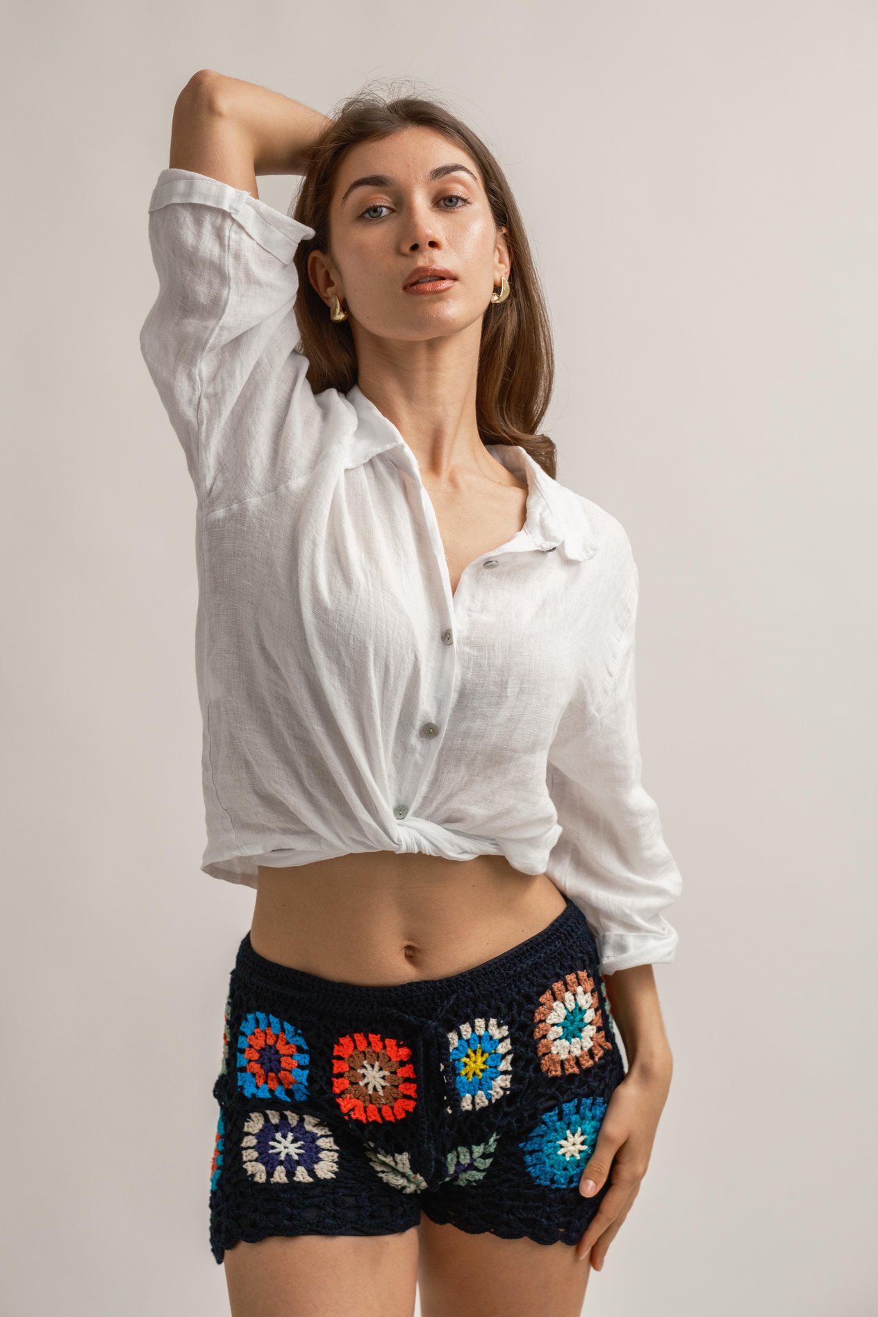 RENKLİ DANTEL ÖRGÜ ŞORT
