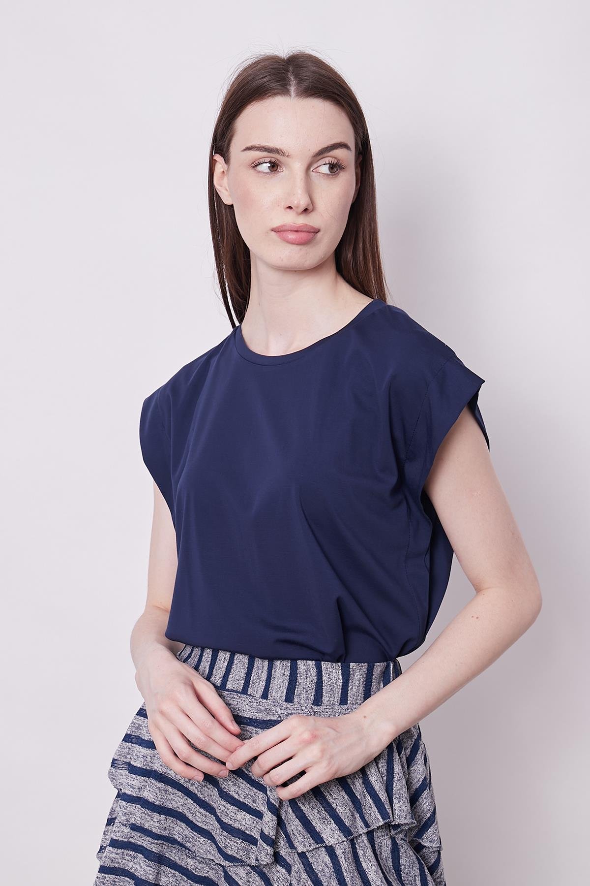 JUMENTkadın kolsuz geniş sıfır yaka düşük omuzlu basic tshirt