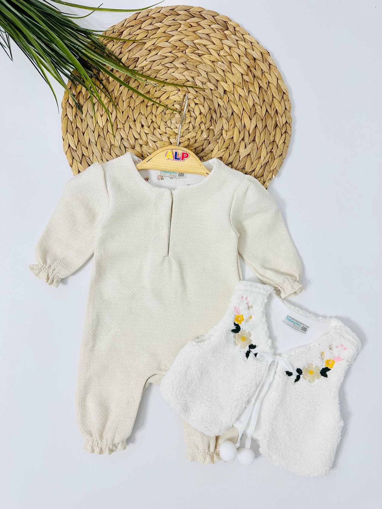 Köln Peluş Çiçek Nakış Yelekli Tulum Set - Krem