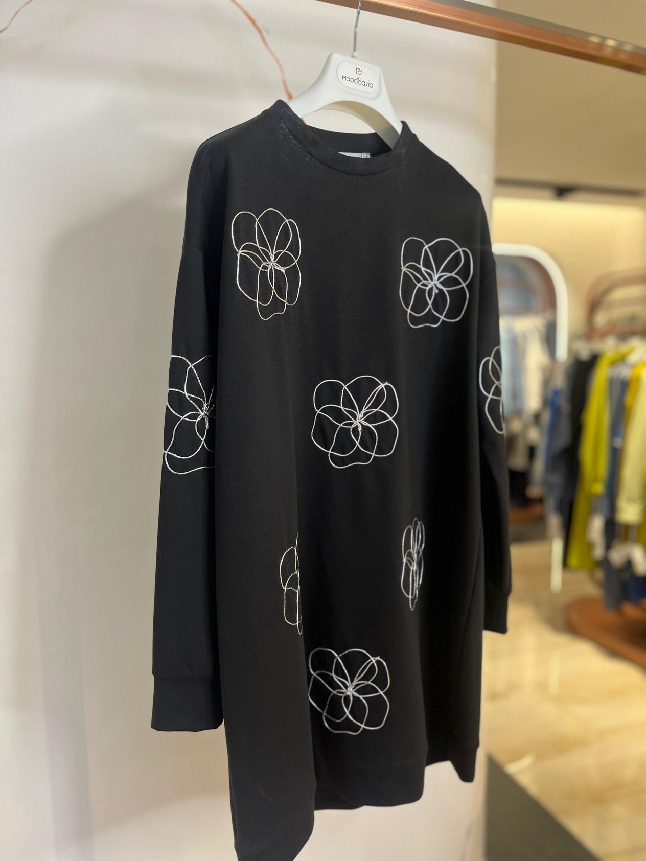 MOODBASİC ÇİÇEK NAKIŞLI SWEATSHIRT MM21.0328 Siyah