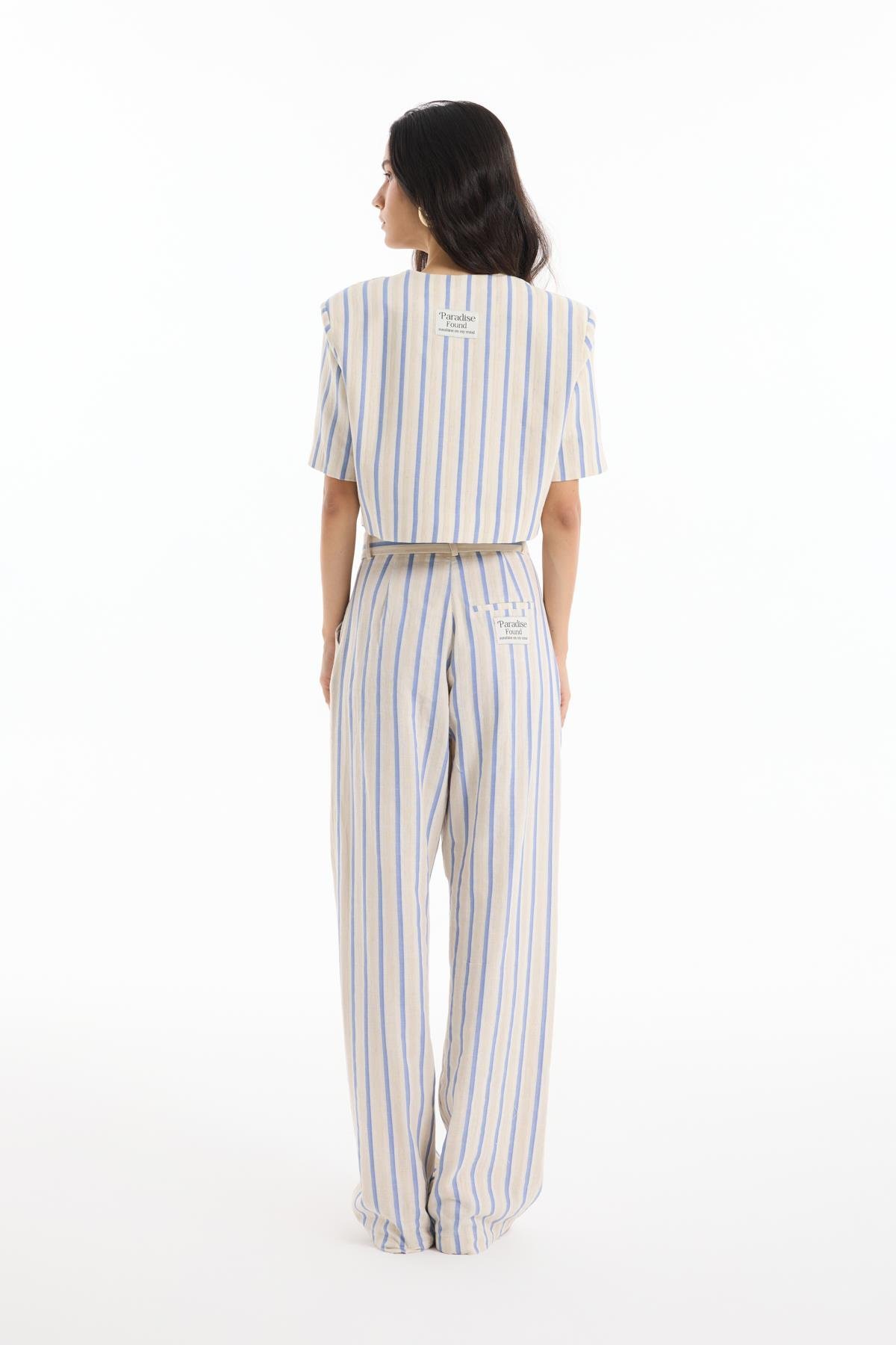 Quzu Etiket Detaylı Crop Ceket Ekru