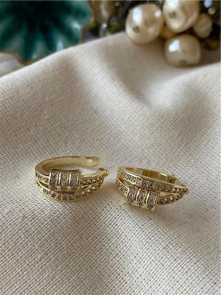 14K Silindir Detaylı Kıkırdak Küpe