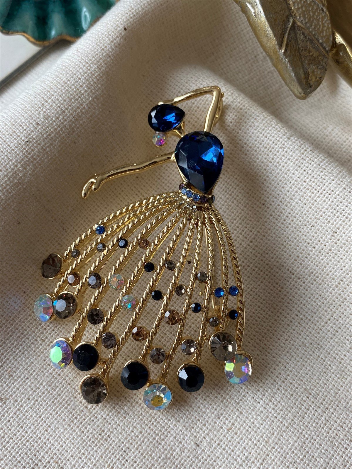 Balerin Broş