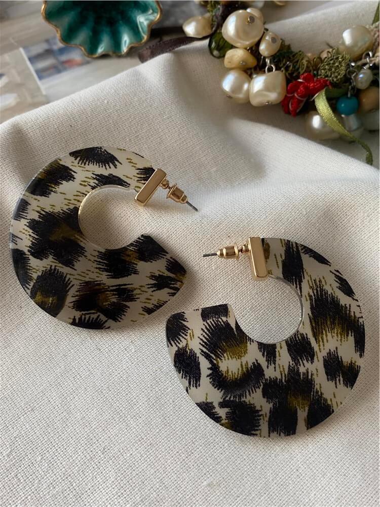 Beyaz Alt Tonlu Çizgili Leopar Desen Küpe