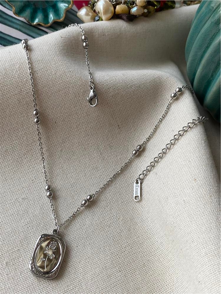 Çelik Silver Dorikalı Rose Dikrdörtgen Kolye 