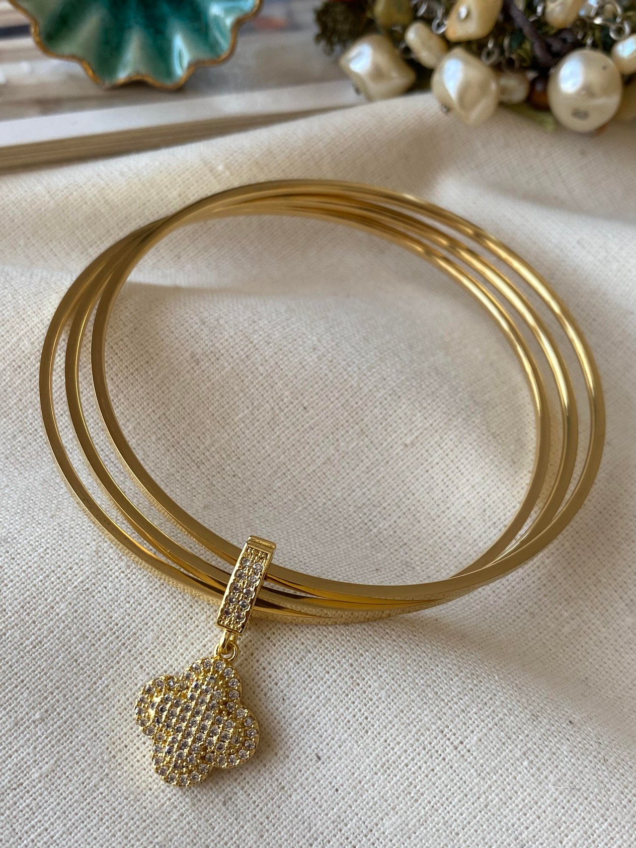Çelik Taşlı Cleef Charmlı 21,5 cm Ajda Bilezik Seti