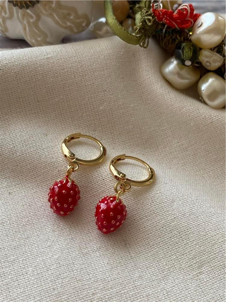 Çilek Sallantılı Küpe