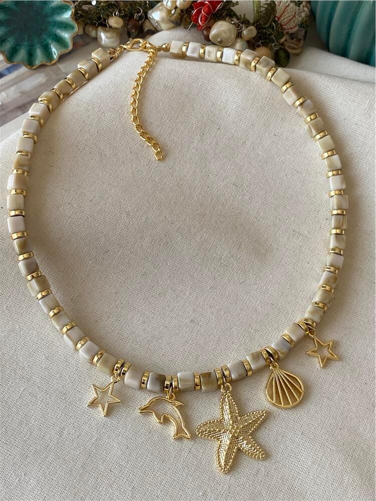 Deniz Charmlı Krem Küp Model Kolye