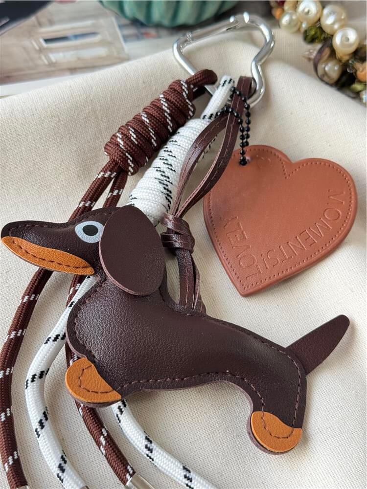 Deri Kalp Sallantılı Koyu Kahverengi Köpek Çanta Charmı