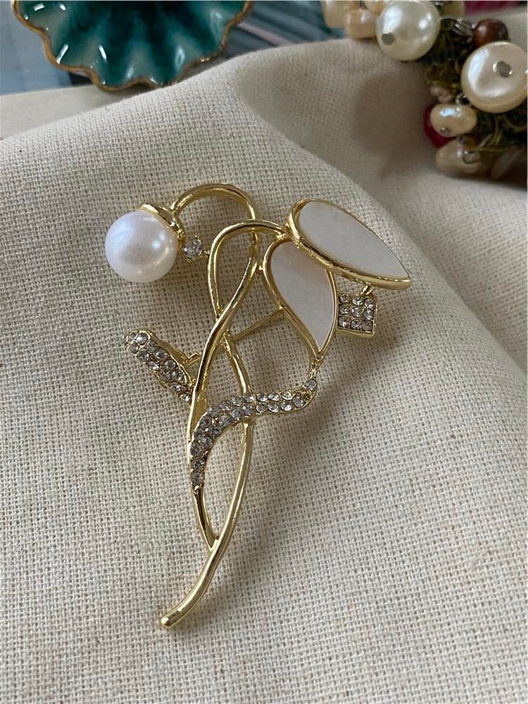 İncili Sedef Flower Broş