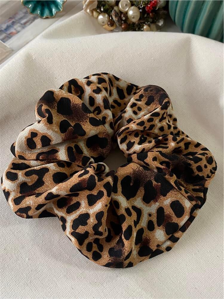 Leopar Desenli Lastik Toka