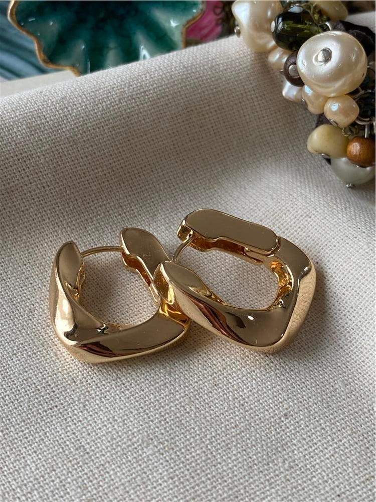 Özel Seri Kıvrımlı Oval Küpe